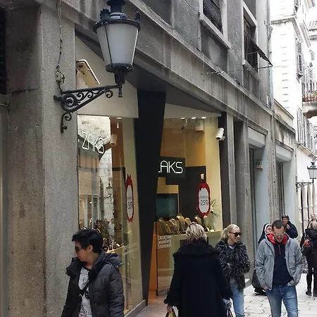 Banica & Split
