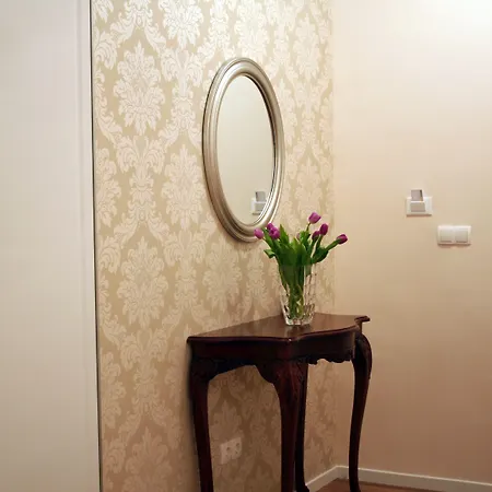 巴尼卡公寓&客房 3*