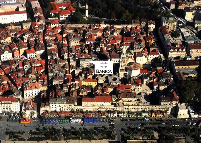 バニカ ＆ ルームス